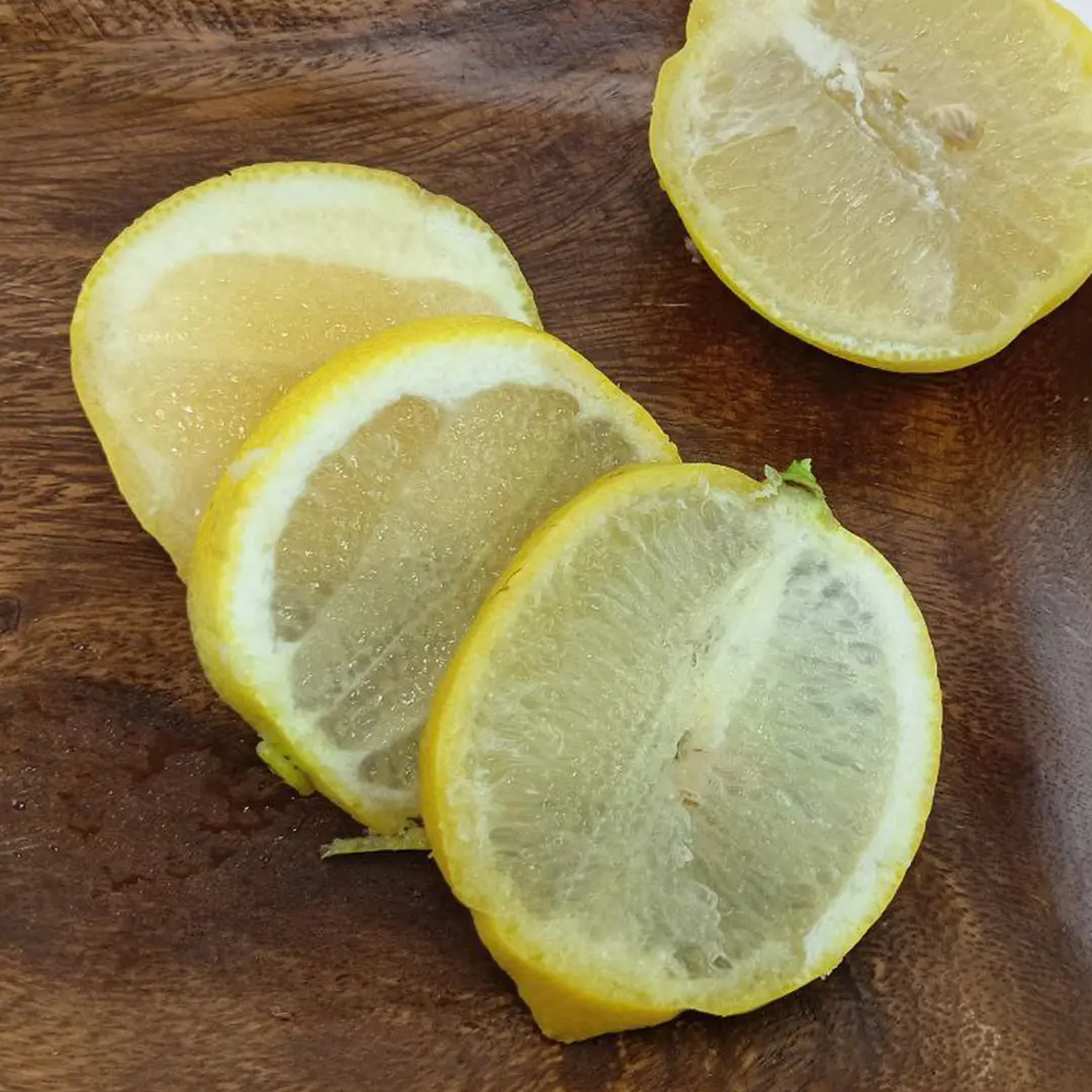 Лимон Фемминелло Инкаппуччиато / Lemon Femminello Incappucciato — цитрусовое растение, детальное фото
